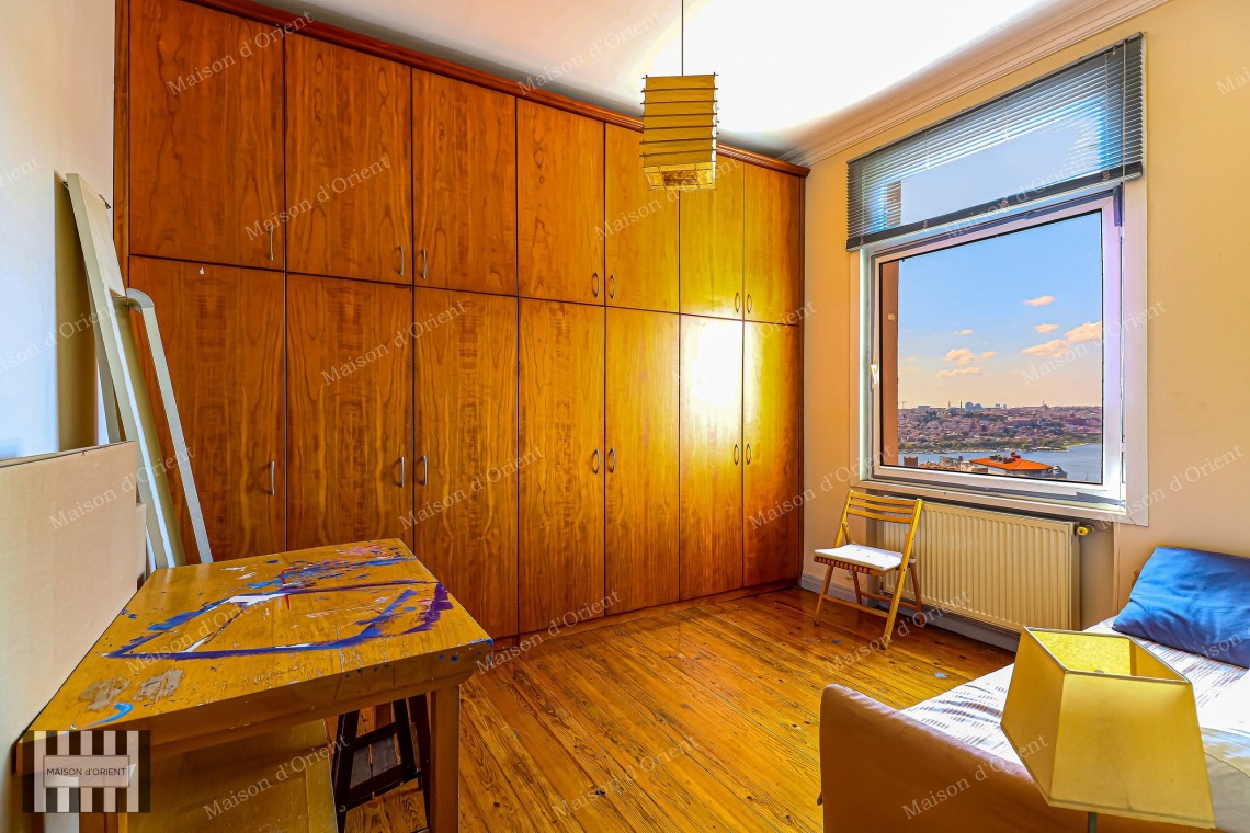 3+1 Flat for Sale with Panoramic View in Historical Building, Galata