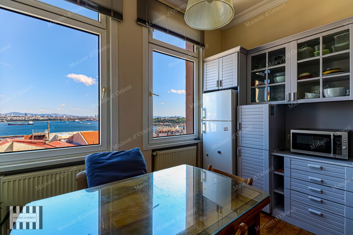3+1 Flat for Sale with Panoramic View in Historical Building, Galata