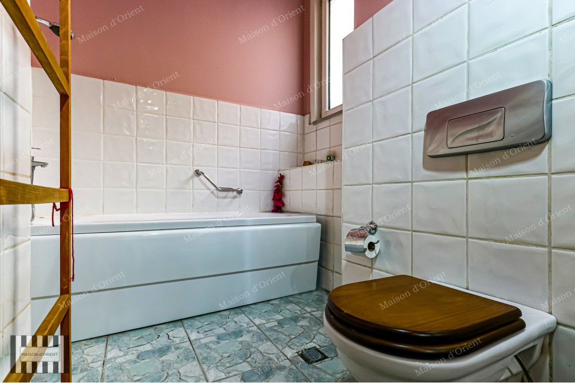 3+1 Flat for Sale with Panoramic View in Historical Building, Galata