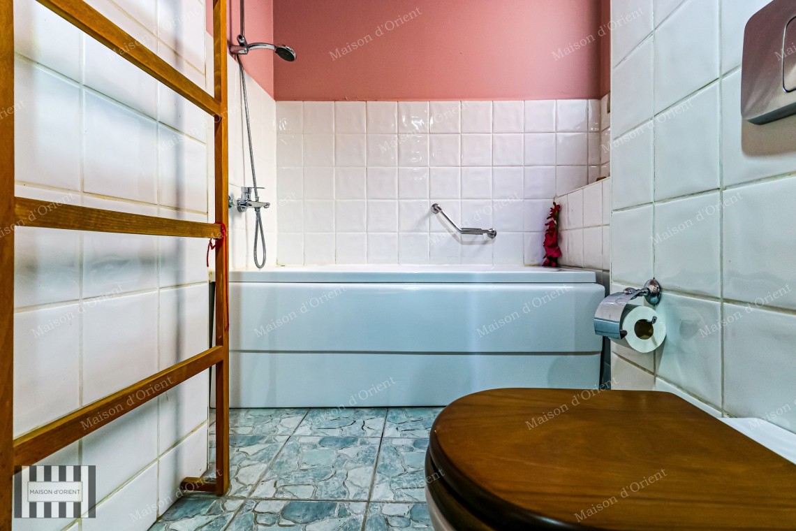 3+1 Flat for Sale with Panoramic View in Historical Building, Galata