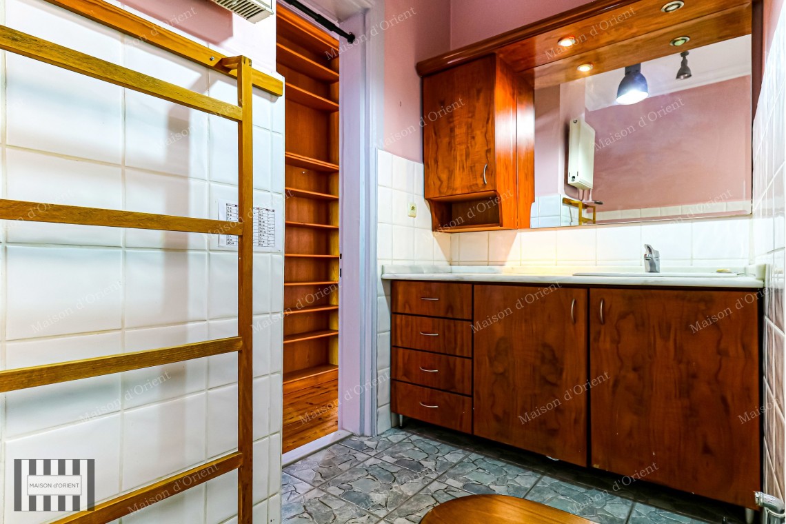 3+1 Flat for Sale with Panoramic View in Historical Building, Galata