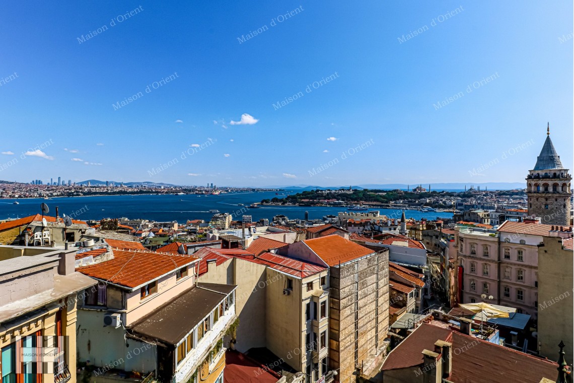 3+1 Flat for Sale with Panoramic View in Historical Building, Galata