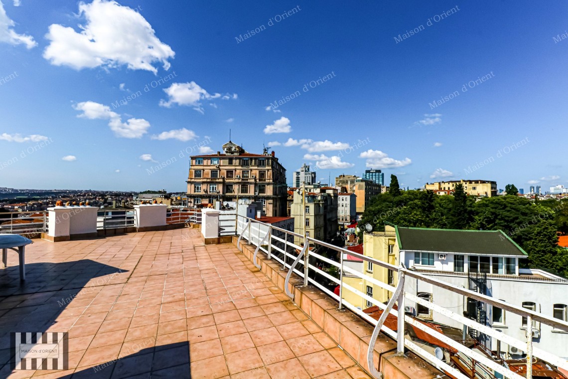 3+1 Flat for Sale with Panoramic View in Historical Building, Galata