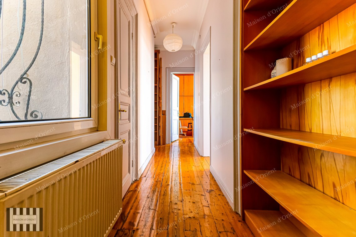 3+1 Flat for Sale with Panoramic View in Historical Building, Galata