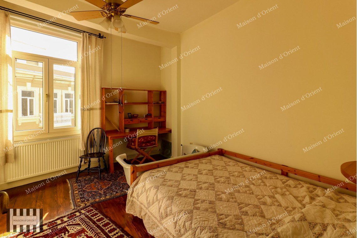 3+1 Rental Flat with Balcony and View in Galatasaray