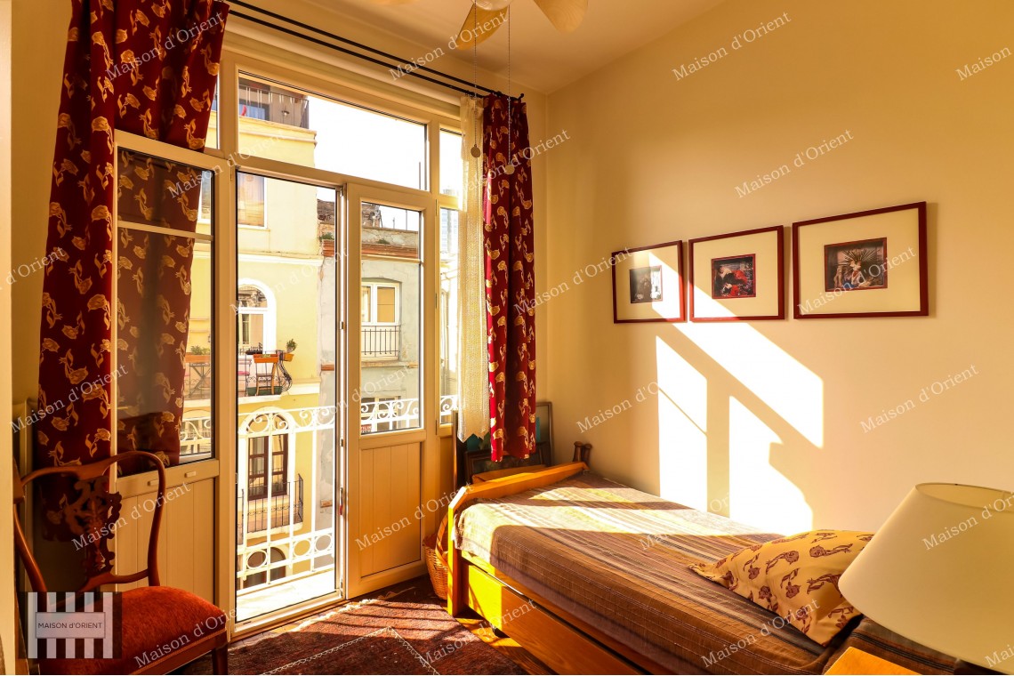 3+1 Rental Flat with Balcony and View in Galatasaray