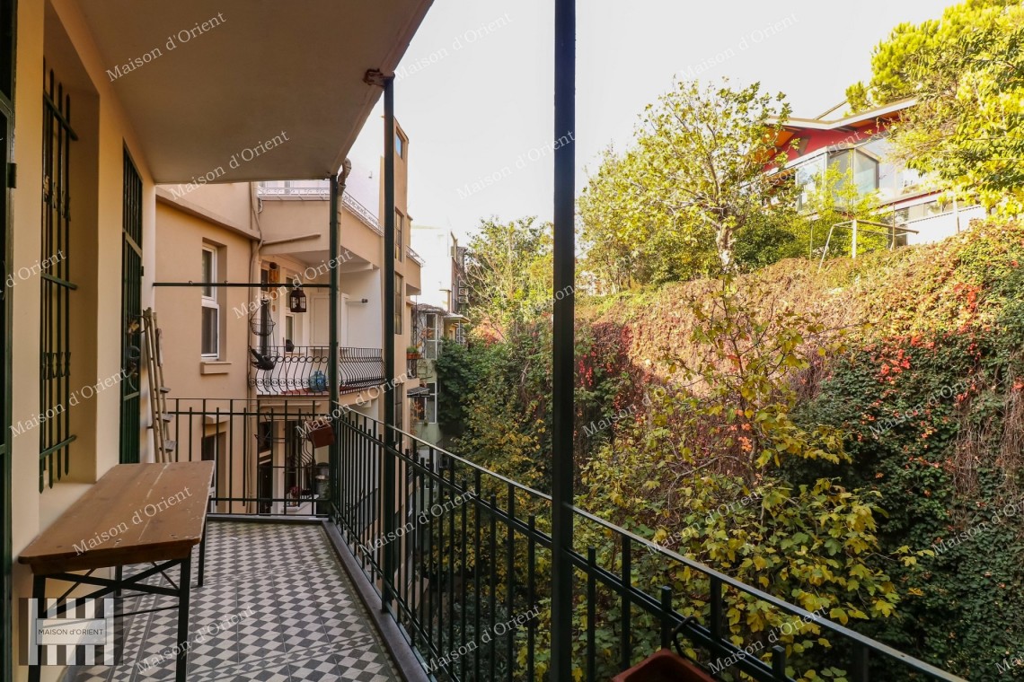 3+1 Rental Flat with Balcony and View in Galatasaray