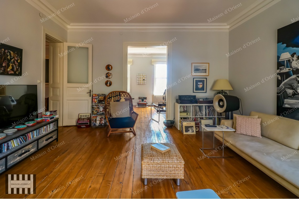 3+2 Flat for Rent with Bosphorus View in Historical Doğan Apartment