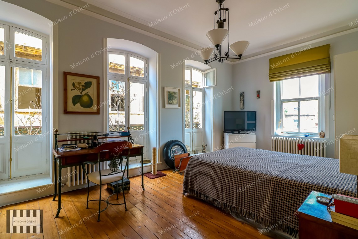 3+2 Flat for Rent with Bosphorus View in Historical Doğan Apartment
