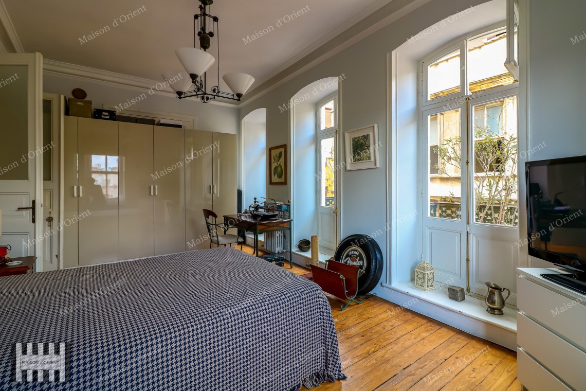 3+2 Flat for Rent with Bosphorus View in Historical Doğan Apartment