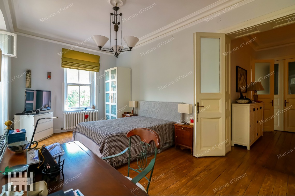 3+2 Flat for Rent with Bosphorus View in Historical Doğan Apartment
