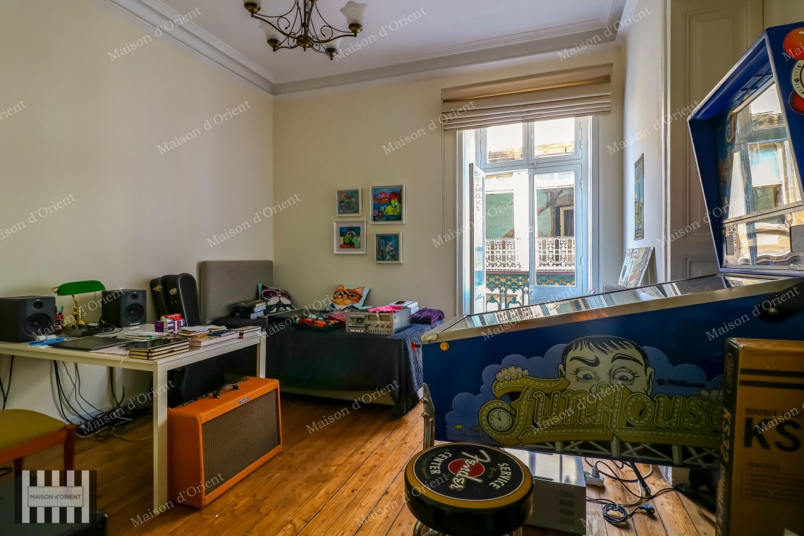 3+2 Flat for Rent with Bosphorus View in Historical Doğan Apartment