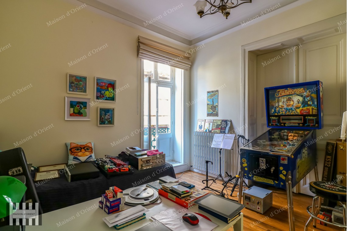 3+2 Flat for Rent with Bosphorus View in Historical Doğan Apartment