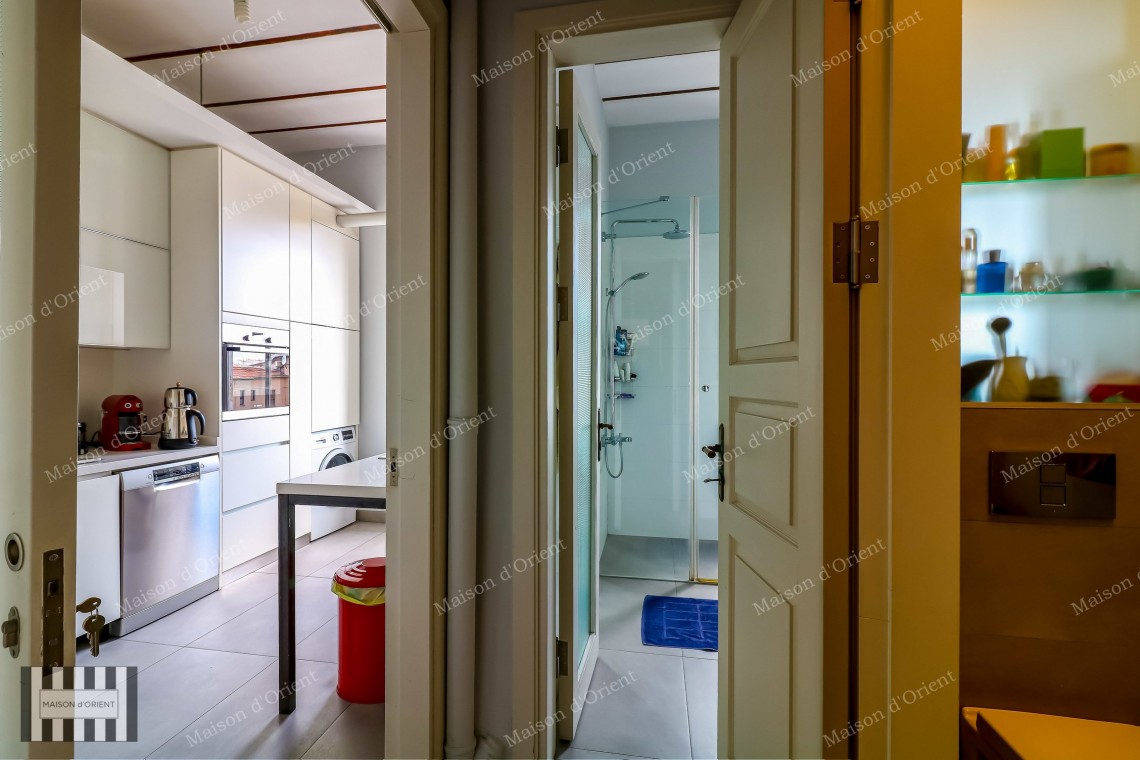 3+2 Flat for Rent with Bosphorus View in Historical Doğan Apartment