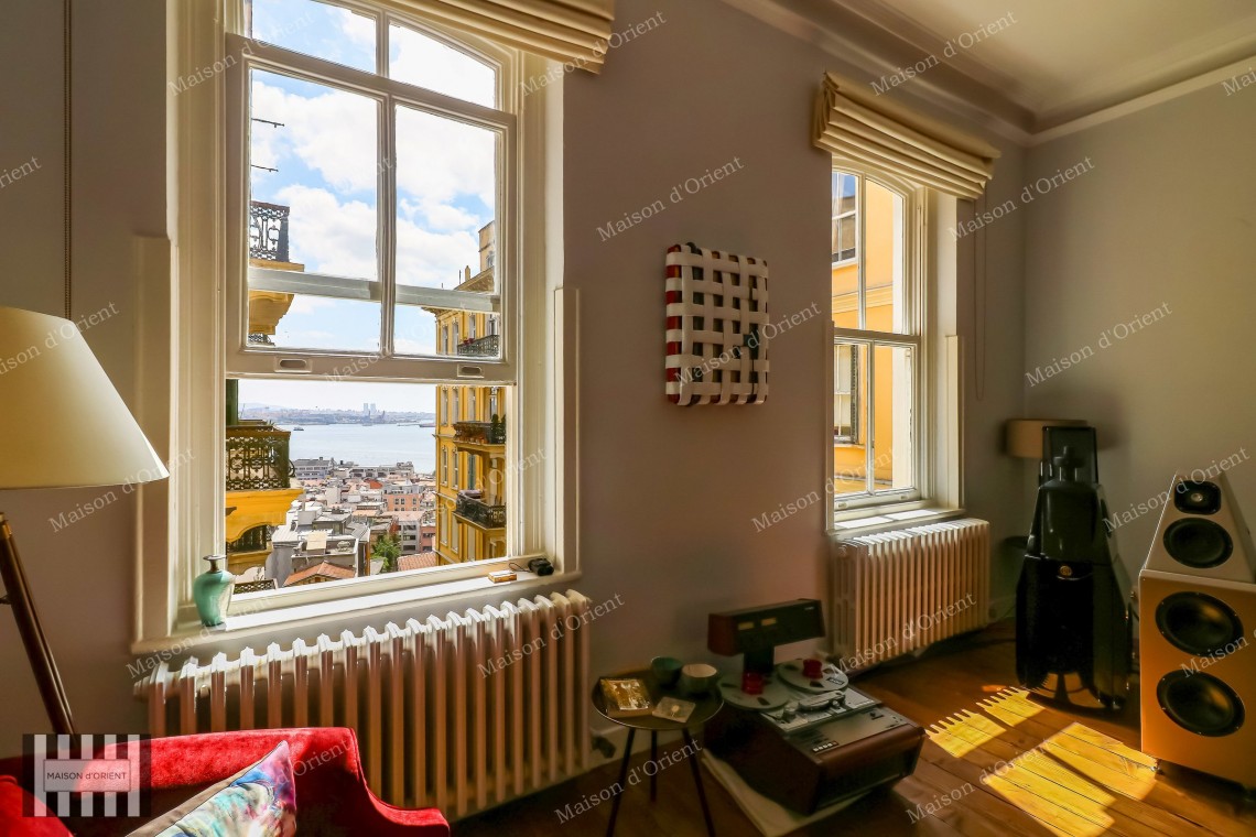 3+2 Flat for Rent with Bosphorus View in Historical Doğan Apartment