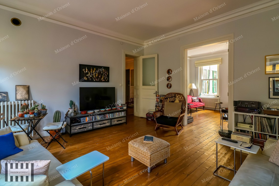 3+2 Flat for Rent with Bosphorus View in Historical Doğan Apartment