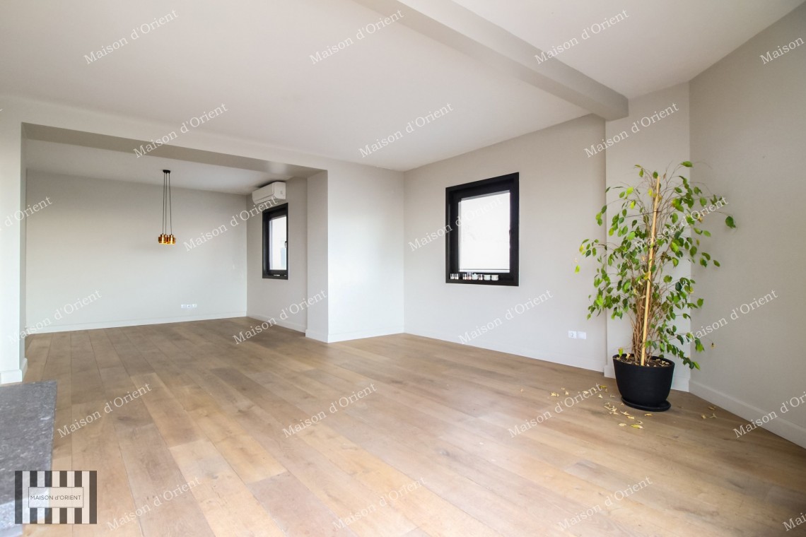 2+1 Flat for Sale with Private Terrace in Historical Building, Çukurcuma 