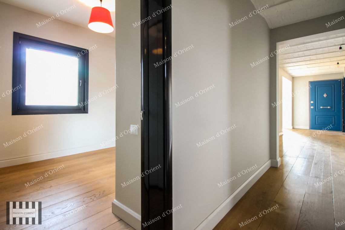 2+1 Flat for Sale with Private Terrace in Historical Building, Çukurcuma 