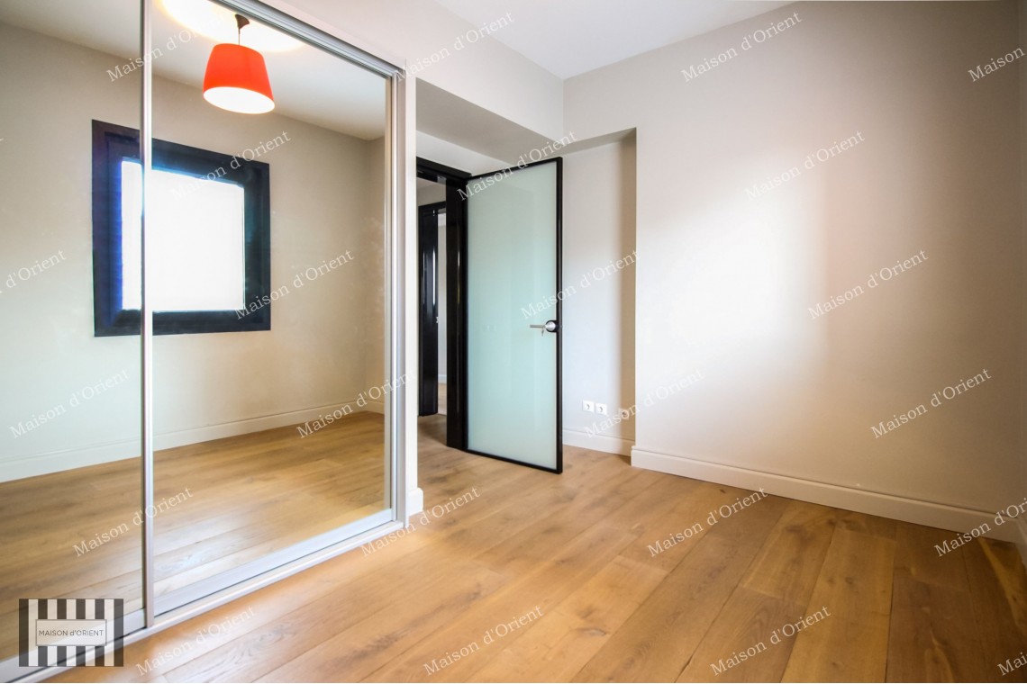 2+1 Flat for Sale with Private Terrace in Historical Building, Çukurcuma 