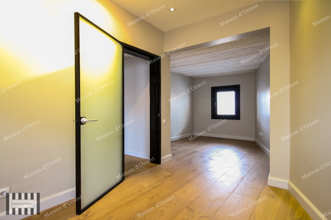 2+1 Flat for Sale with Private Terrace in Historical Building, Çukurcuma 