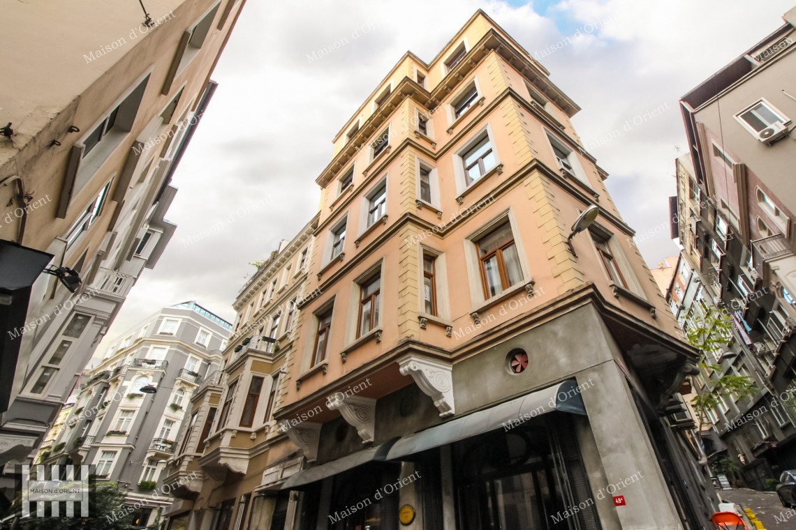 2+1 Flat for Sale with Private Terrace in Historical Building, Çukurcuma 