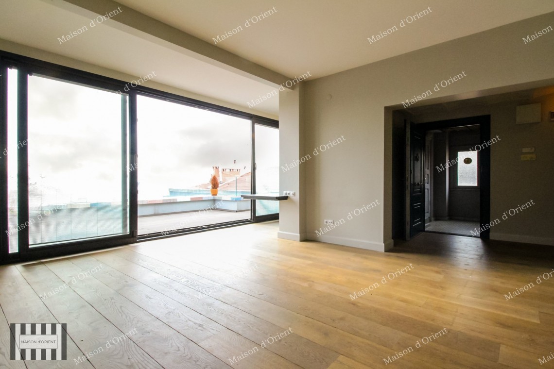 2+1 Flat for Sale with Private Terrace in Historical Building, Çukurcuma 