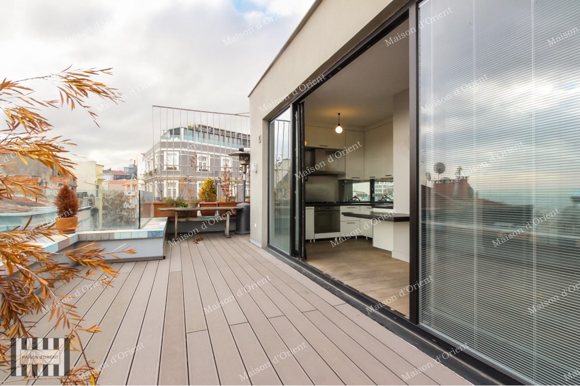 2+1 Flat for Sale with Private Terrace in Historical Building, Çukurcuma 