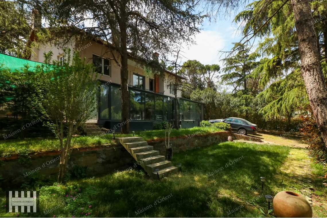 200sqm Office for Rent with Private Garden in Levent