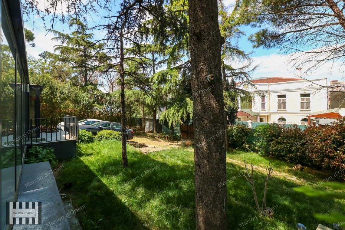 200sqm Office for Rent with Private Garden in Levent