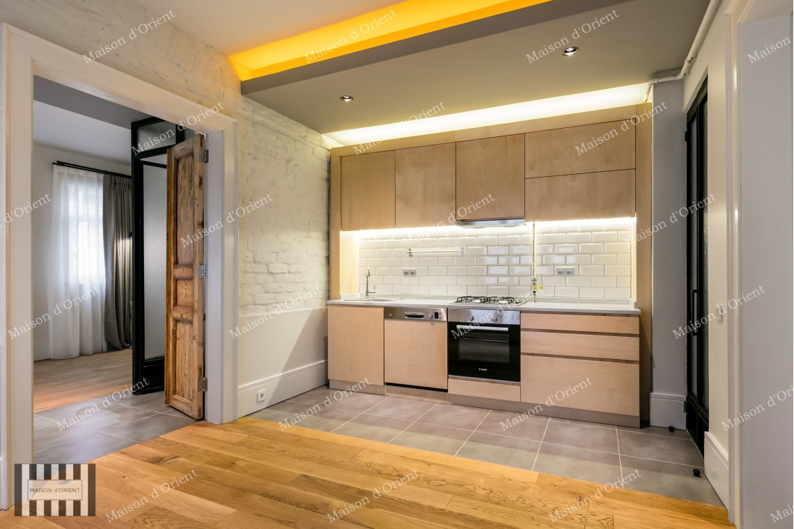 3-Storey Historical Greek Architecture Building for Sale in Beyoğlu