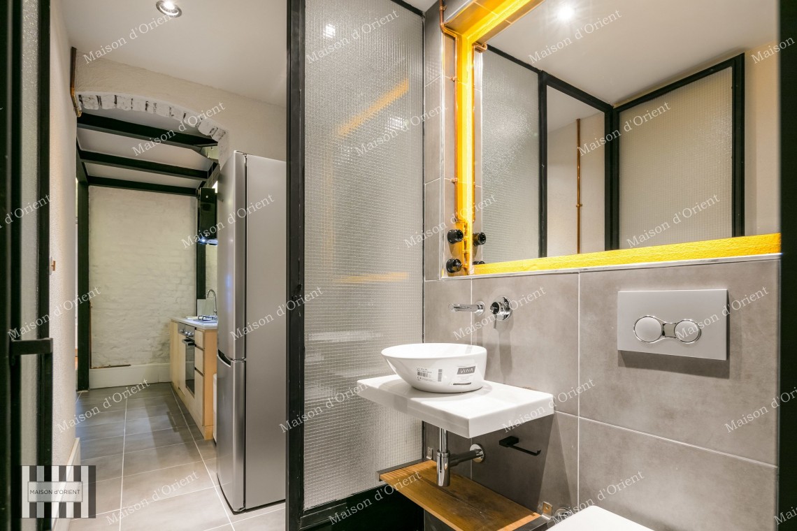3-Storey Historical Greek Architecture Building for Sale in Beyoğlu