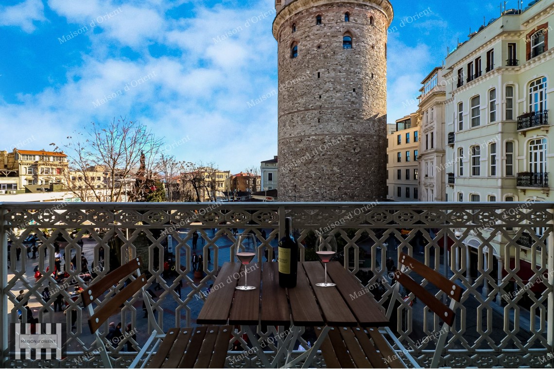 1+1 Flat for Sale in Historical Urgliavich Building in Galata
