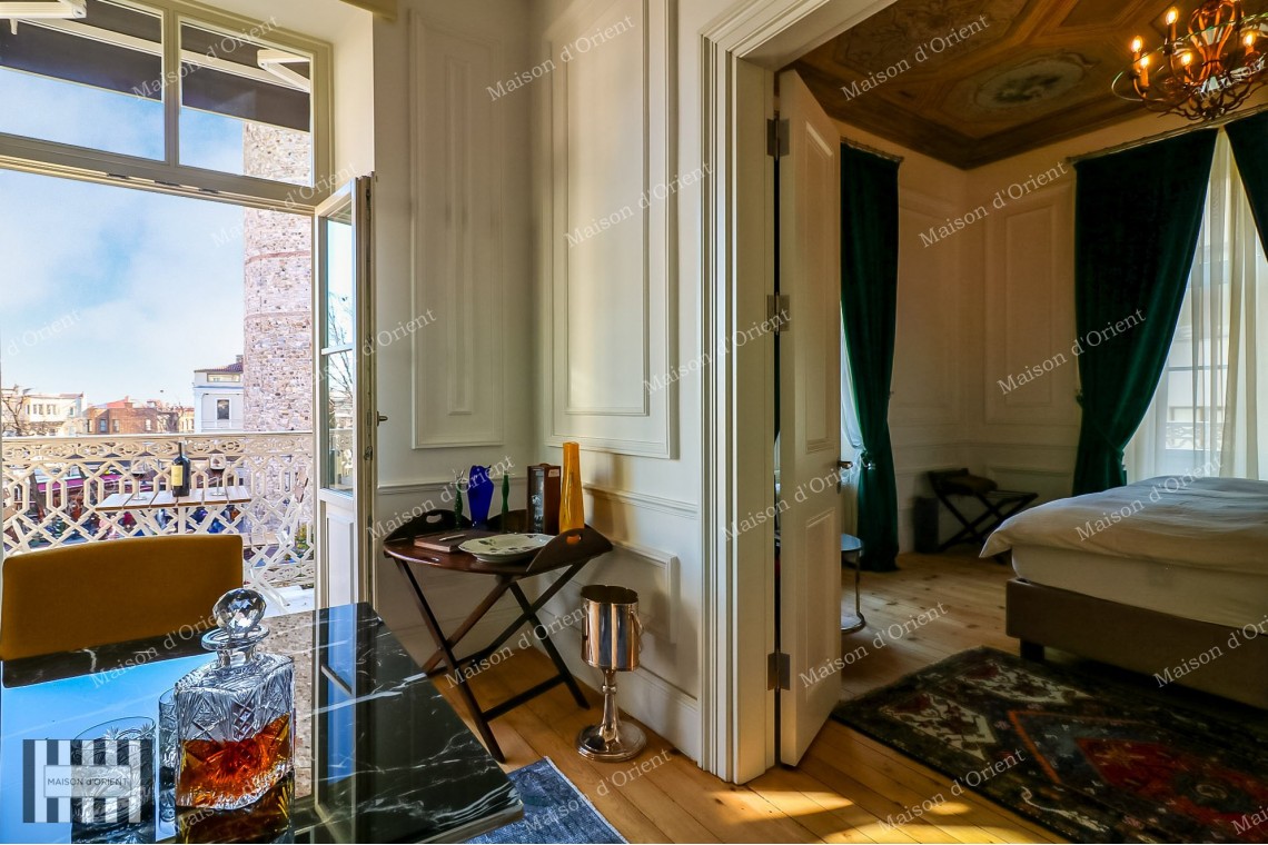 1+1 Flat for Sale in Historical Urgliavich Building in Galata