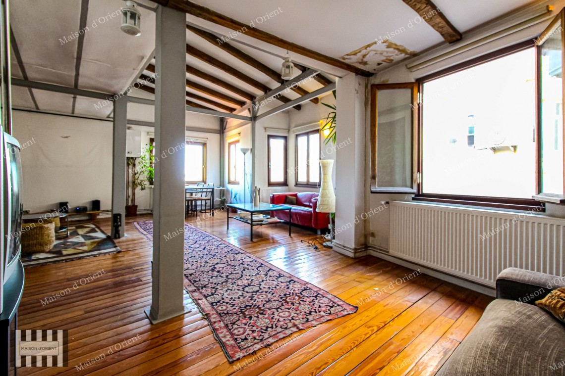 2+1 Rental Apartment in Historical Building, Galata