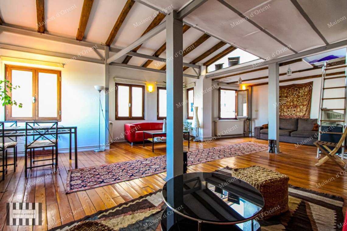 2+1 Rental Apartment in Historical Building, Galata