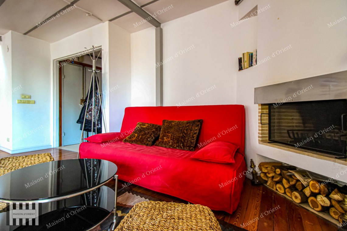 2+1 Rental Apartment in Historical Building, Galata