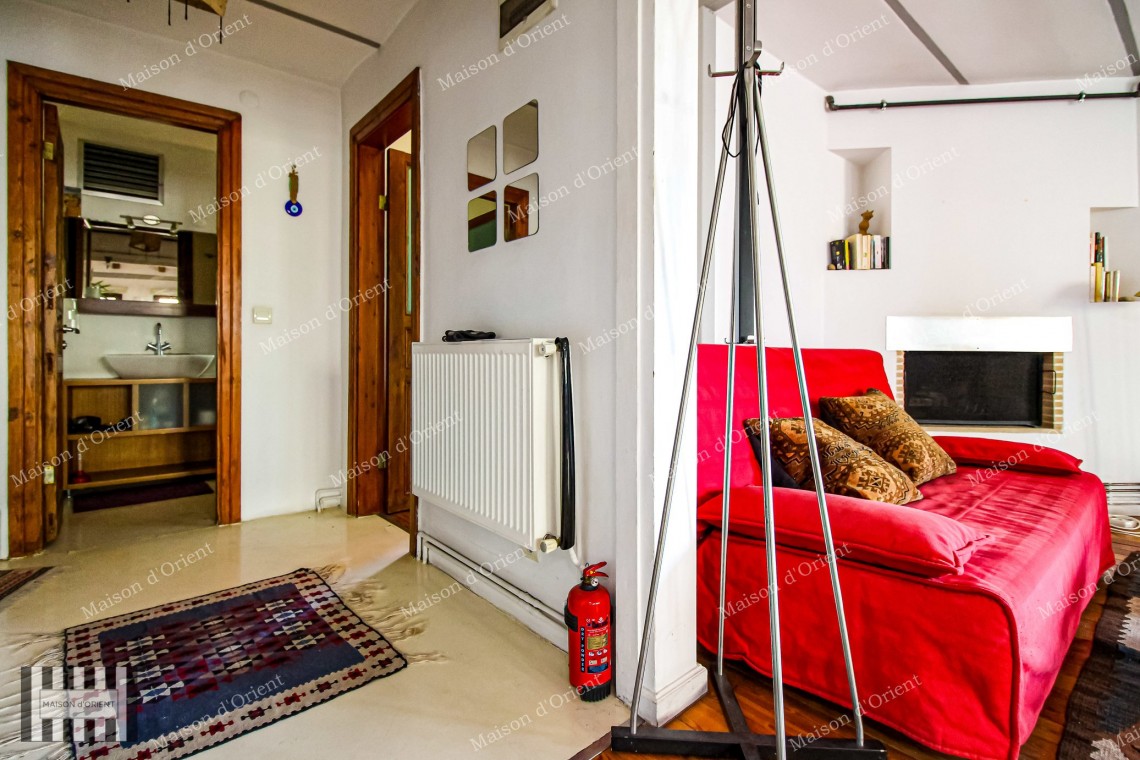 2+1 Rental Apartment in Historical Building, Galata