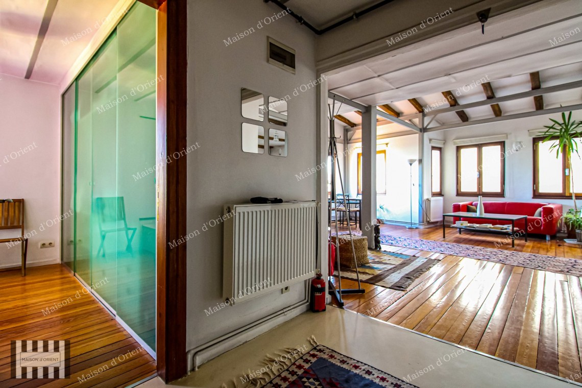 2+1 Rental Apartment in Historical Building, Galata