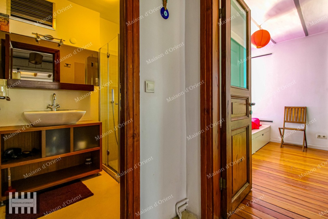 2+1 Rental Apartment in Historical Building, Galata