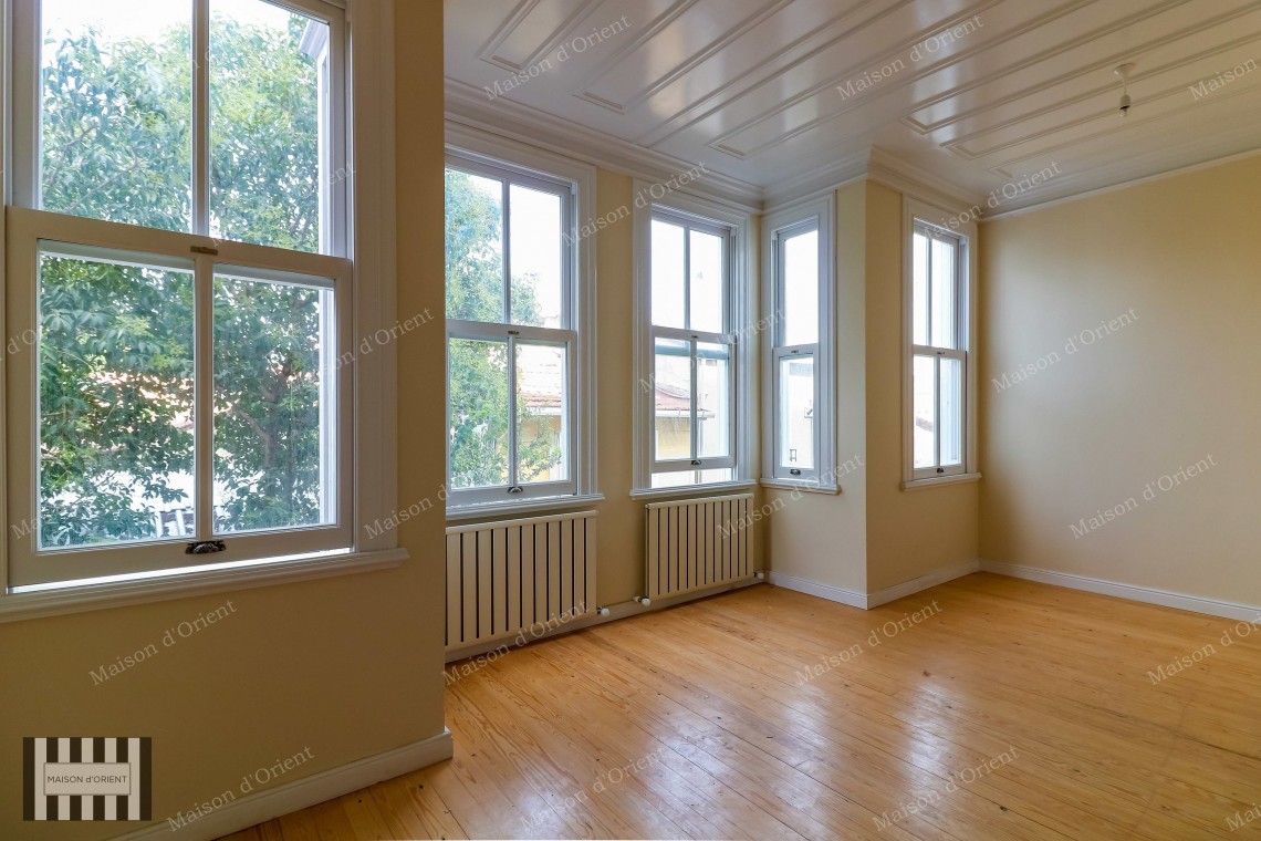 2+1 Rental Detached House with Bosphorus View in Cihangir