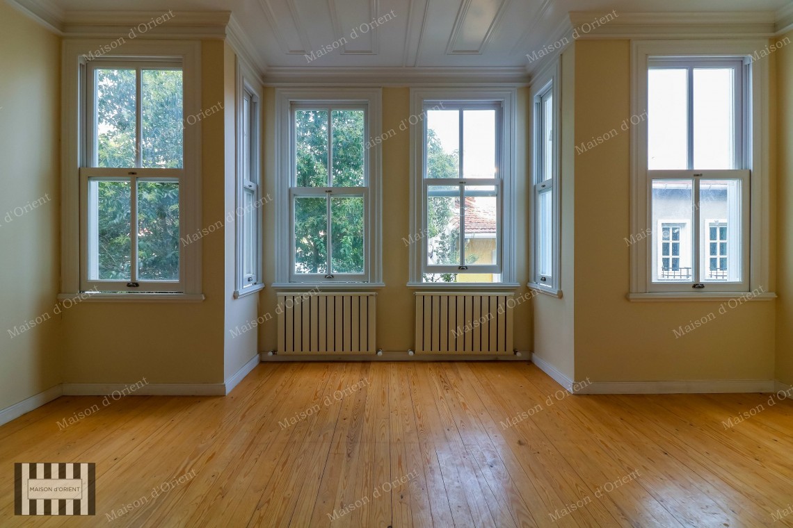 2+1 Rental Detached House with Bosphorus View in Cihangir