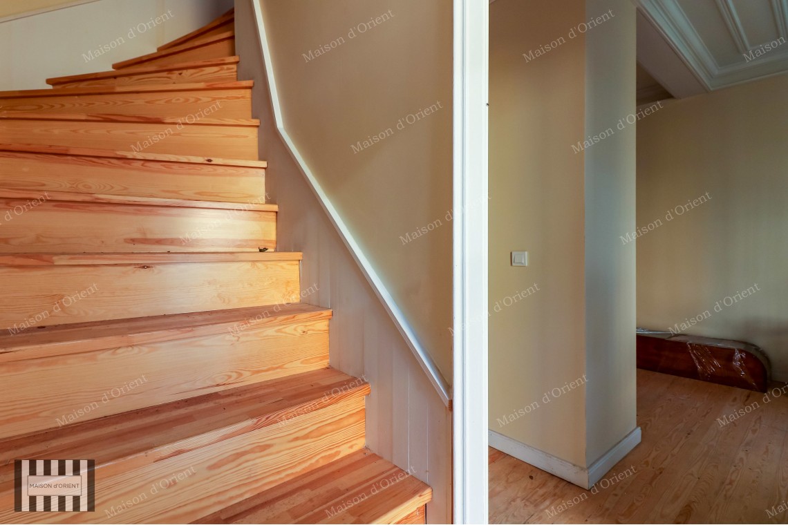2+1 Rental Detached House with Bosphorus View in Cihangir