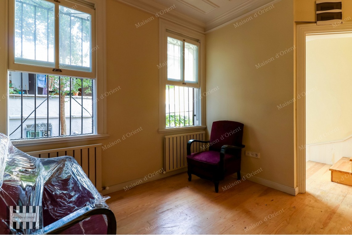2+1 Rental Detached House with Bosphorus View in Cihangir