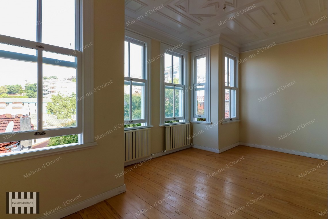 2+1 Rental Detached House with Bosphorus View in Cihangir
