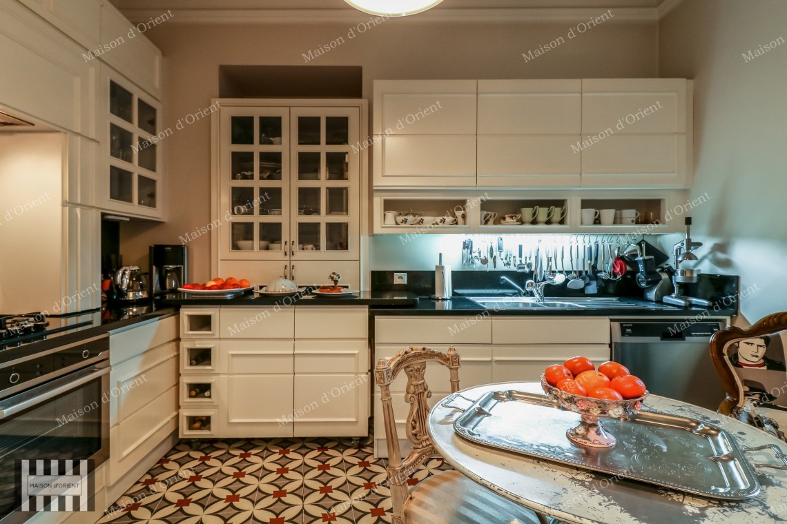 Tarihi Doğan Apartmanı'nda Satılık 3+1 Daire