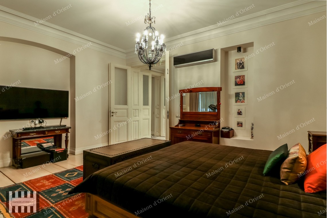Tarihi Doğan Apartmanı'nda Satılık 3+1 Daire