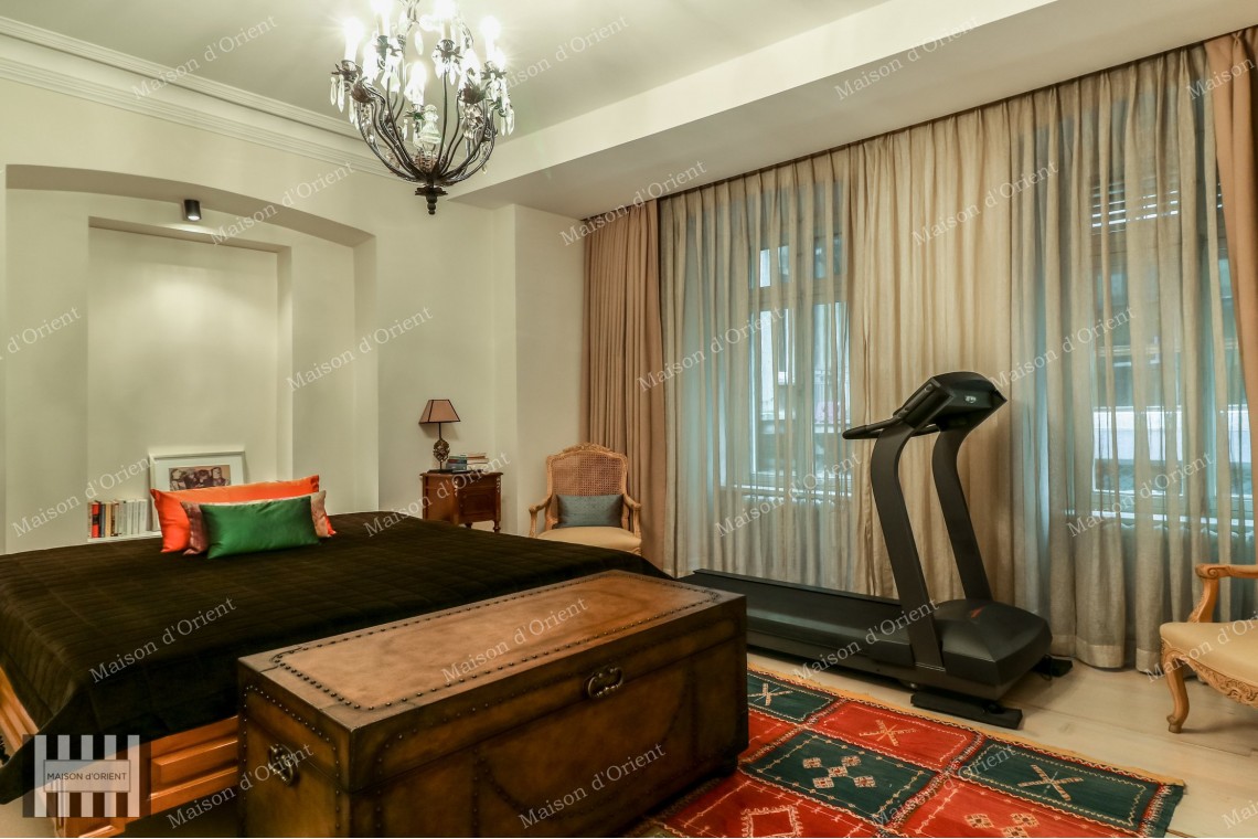 Tarihi Doğan Apartmanı'nda Satılık 3+1 Daire