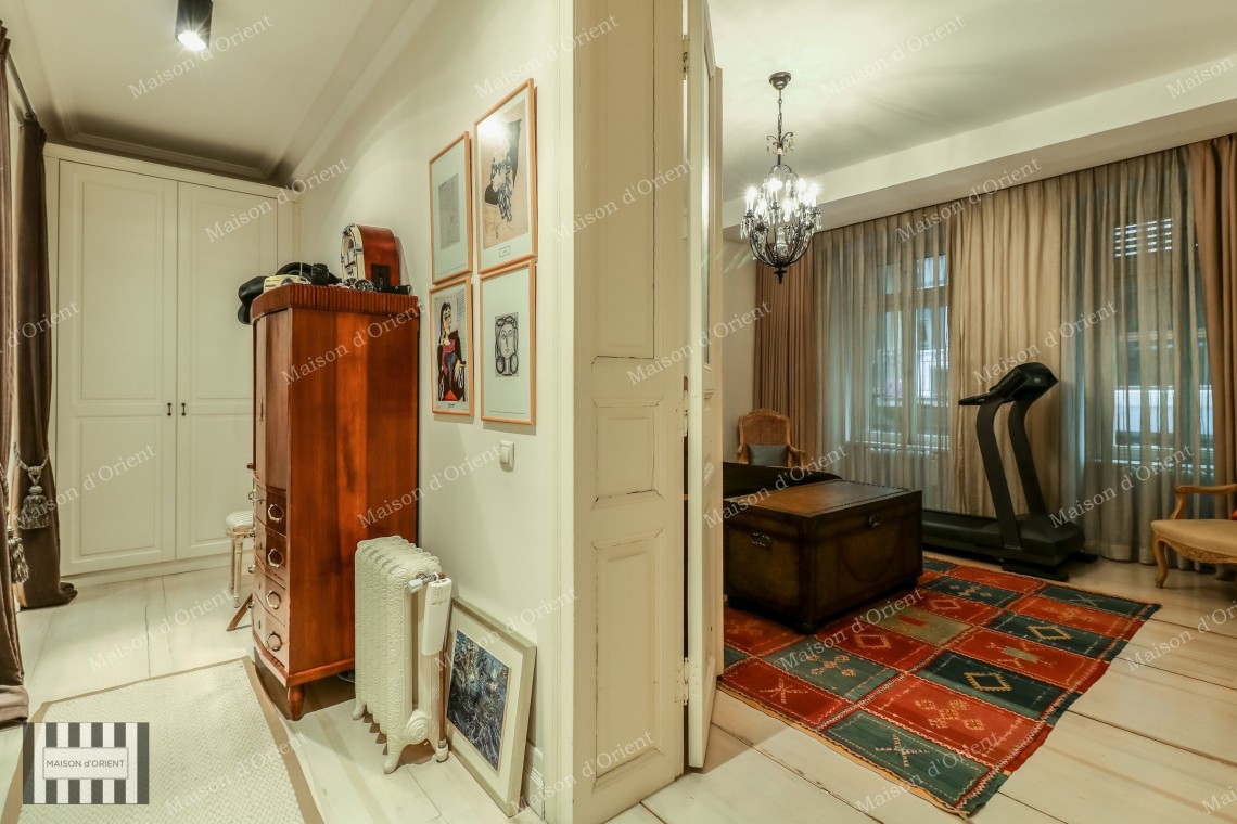 Tarihi Doğan Apartmanı'nda Satılık 3+1 Daire