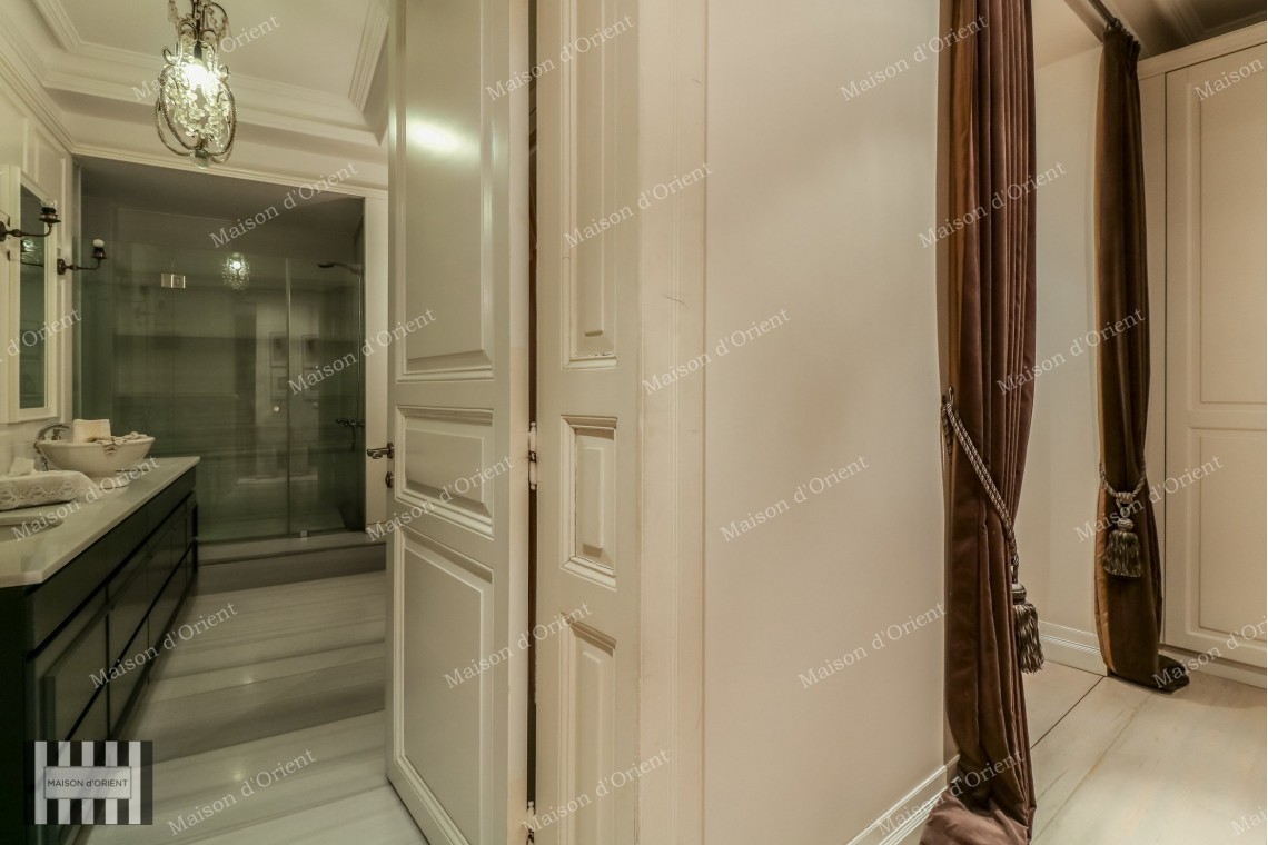 Tarihi Doğan Apartmanı'nda Satılık 3+1 Daire