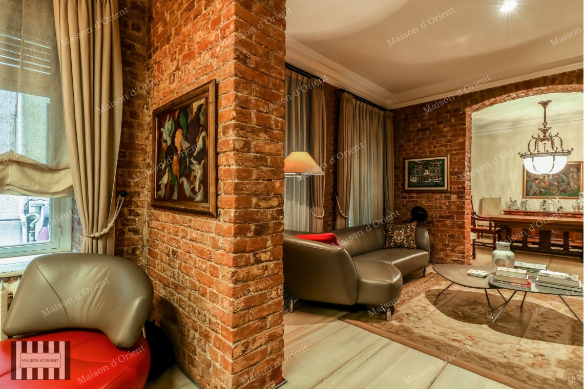 Tarihi Doğan Apartmanı'nda Satılık 3+1 Daire